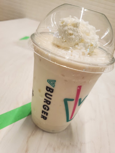 Comentarii opinii despre V Burger - 17 Ave - Ice Cream and Burger