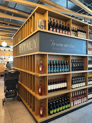 55 Bloor St W, Toronto, ON M4W 1A5