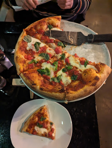 Opinii despre Naples Pizza în Gatineau - Hospitality and gastronomy