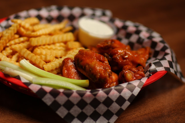 Opinii despre Mona Lisa Pub | Sports Pub in Edmonton | Karaoke Night | Pool League Tournaments în Edmonton - Hospitality and gastronomy