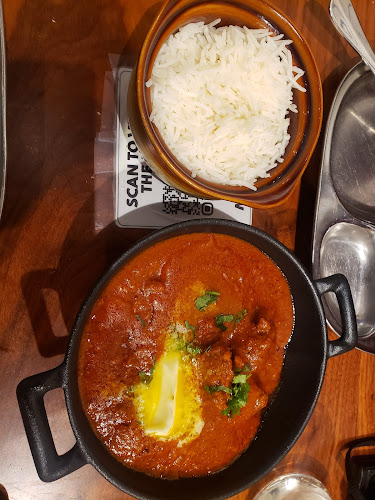 Mumbai local - Hospitality and gastronomy