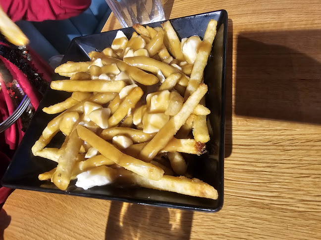 933 17 Ave SW #100, Calgary, AB T2T 5R6