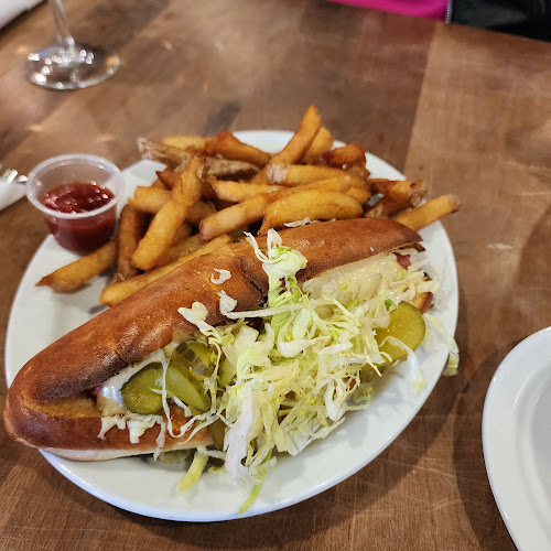 41 Rue Laval, Gatineau, QC J8X 3G8