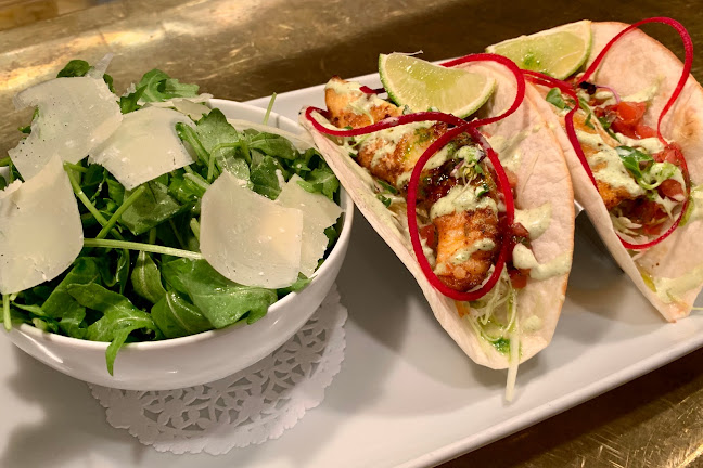 Illuminaté Restorante - Steakhouse, Seafood, Italian