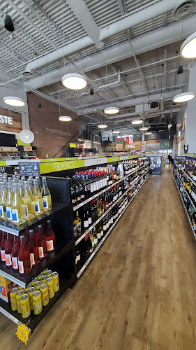 Opinii despre Metro Liquor Acre 21 în Regina - Hospitality and gastronomy