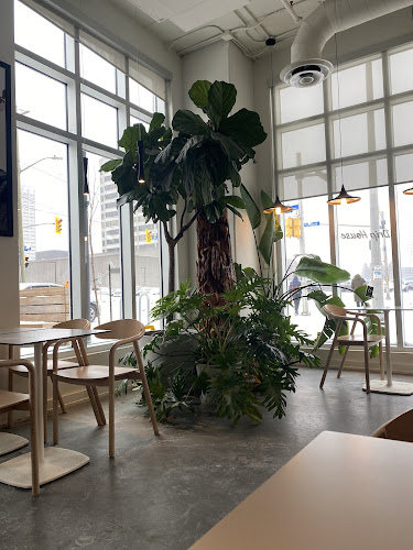 121 Parkdale Ave, Ottawa, ON K1Y 1E6