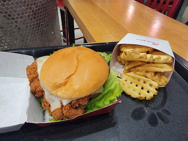 709 Yonge St, Toronto, ON M4Y 2B6