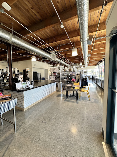 8250 Fraser St, Vancouver, BC V5X 3X6