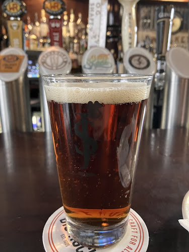 Opinii despre St. James Corner Restaurant & Irish Pub în Calgary - Hospitality and gastronomy