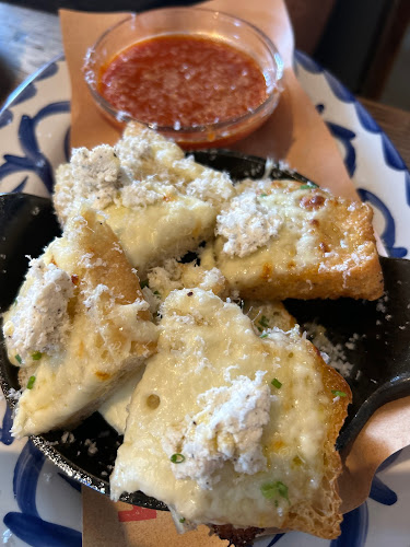 2429 Fairview St, Burlington, ON L7R 2E3