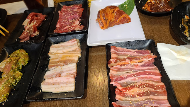 638 6 Ave SW #100, Calgary, AB T2P 1X4