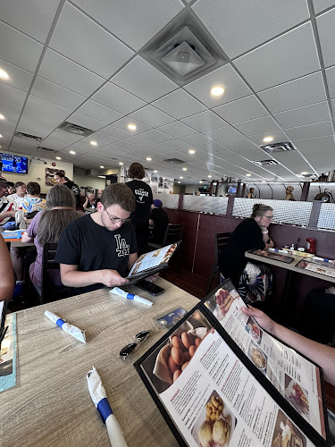 Opinii despre Humpty's Big Plate Diner - Lethbridge în Lethbridge - Hospitality and gastronomy