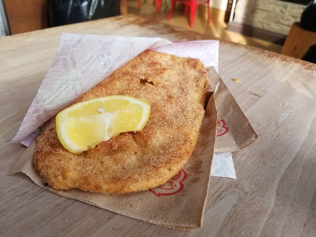 BeaverTails- Queues de Castor (Toronto Waterfront) - Hospitality and gastronomy