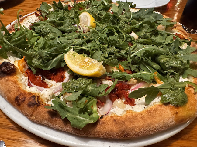 Famoso Italian Pizzeria - Namao Centre - Hospitality and gastronomy