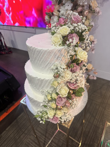 823 15th St W, North Vancouver, BC V7P 1M7