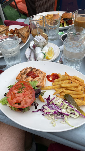 The Red Lion Bar & Grill - West Vancouver