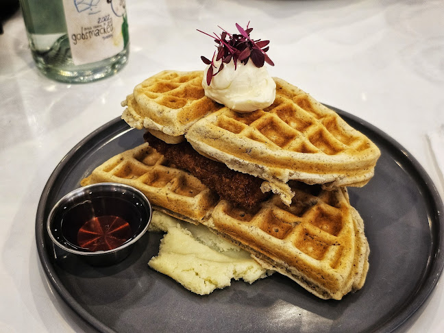 Opinii despre Naked Cafe în Kelowna - Hospitality and gastronomy