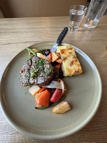 Port701 Marinaside Dining | Raw Bar - Hospitality and gastronomy