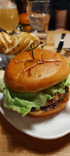 Tomahawk Restaurant - Hospitality and gastronomy