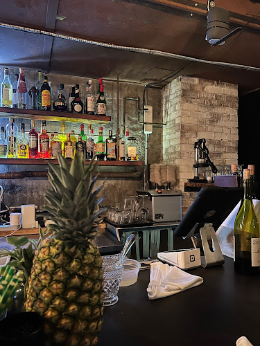 196 Robert St, Toronto, ON M5S 2K7