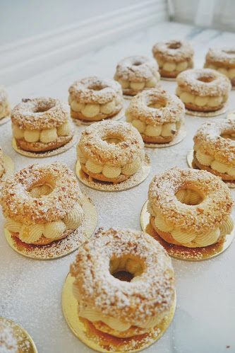 24 Cakes - Hospitality and gastronomy