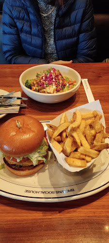 Opinii despre Browns Socialhouse Langford în Victoria - Hospitality and gastronomy