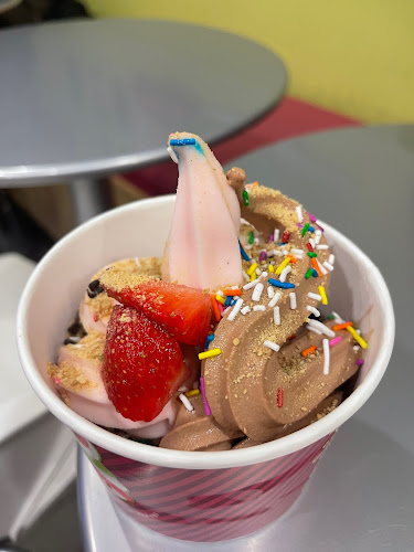 Menchie's - Hospitality and gastronomy