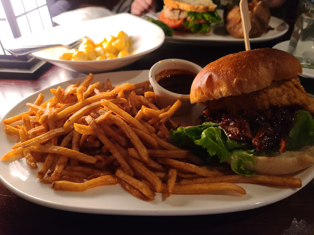 Bâton Rouge Grillhouse & Bar