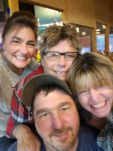 Comentarii opinii despre The Timberland Pub & Liquor Store