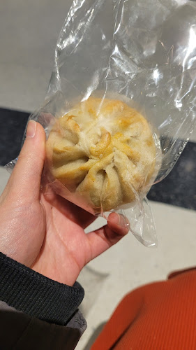 Tung Hing Bakery - Hospitality and gastronomy