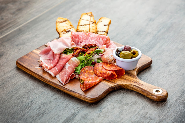 832 Bay St., Toronto, ON M5S 1Z6