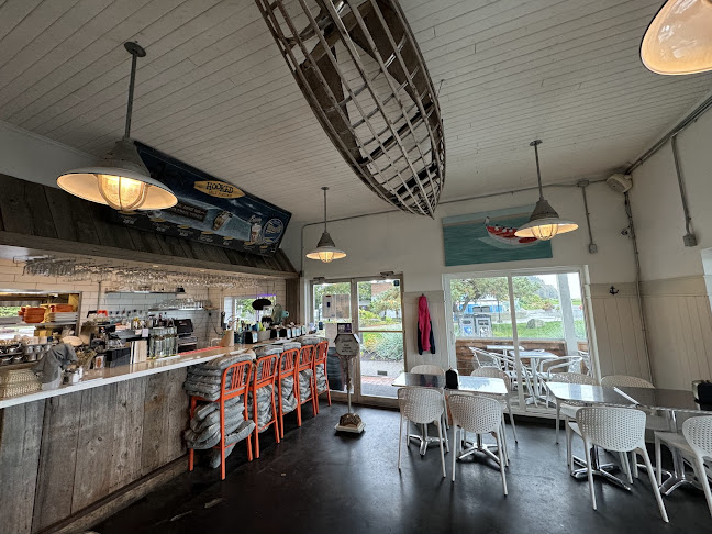 12157 Beecher St, Surrey, BC V4A 3G2