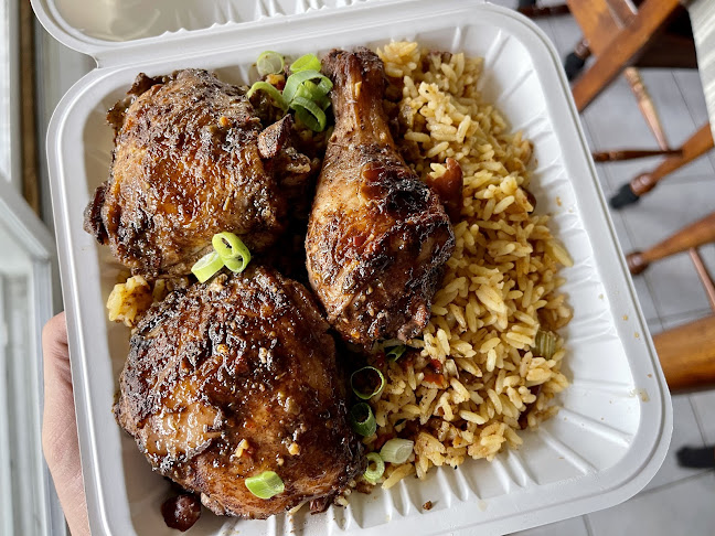 Lyn's Caribbean Restaurant - Hamilton