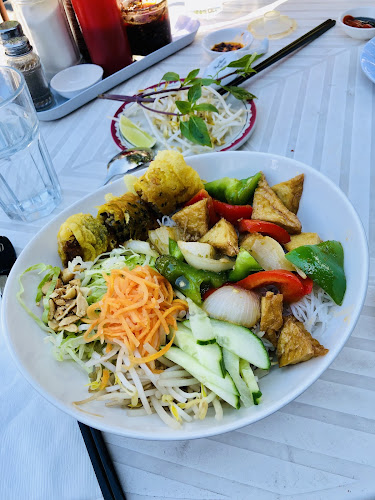 241 Niagara St, Toronto, ON M6J 2L5