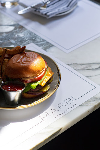 455 King St W, Toronto, ON M5V 1K4