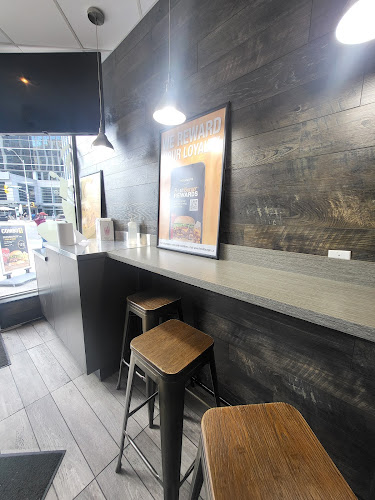 5025 Yonge St, North York, ON M2N 5P2