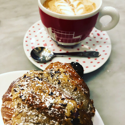 La Boulangerie Bakery Cafe