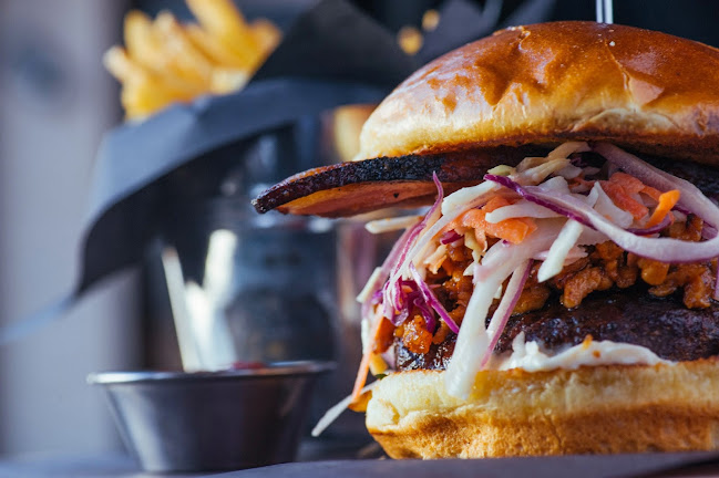 Opinii despre 5 Forks Restaurant în Thunder Bay - Hospitality and gastronomy