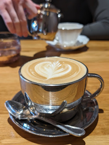 Comentarii opinii despre Hutch Cafe