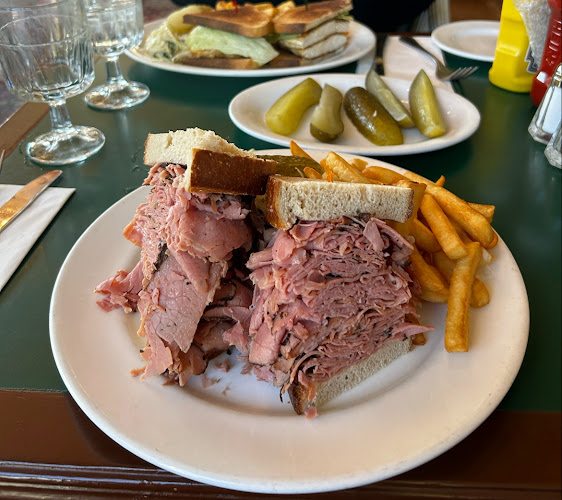 1035 Eglinton Ave E, Mississauga, ON L4W 1K4