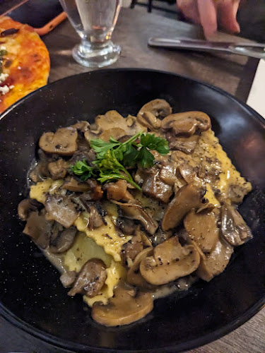 Opinii despre La Vecchia Restaurant Uptown în Toronto - Hospitality and gastronomy