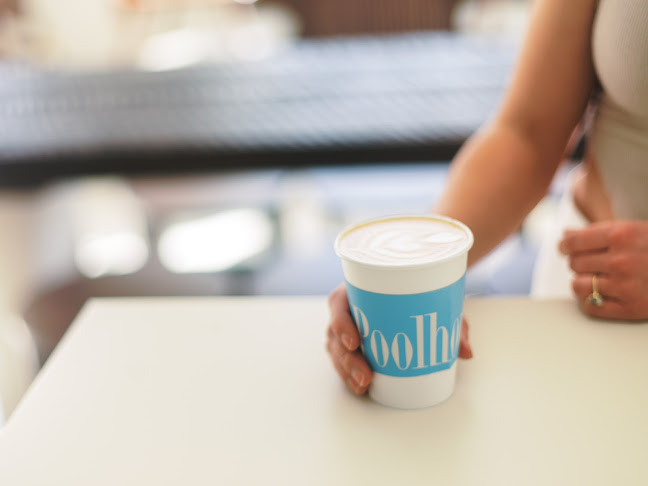 Opinii despre Poolhouse Cafe & Roastery- Formerly Madhatter Coffee Roastery în Medicine Hat - Hospitality and gastronomy