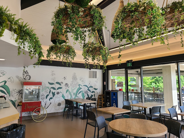 2405 Niagara River Pkwy, Niagara Falls, ON L2E 3E8