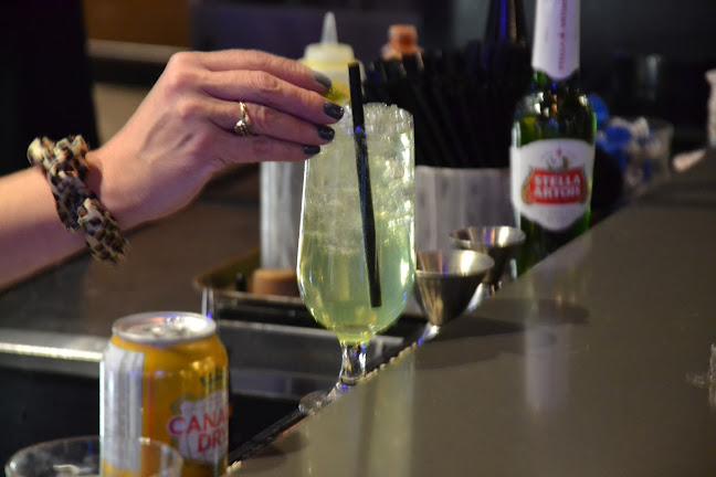 Mona Lisa Pub | Sports Pub in Edmonton | Karaoke Night | Pool League Tournaments - Hospitality and gastronomy