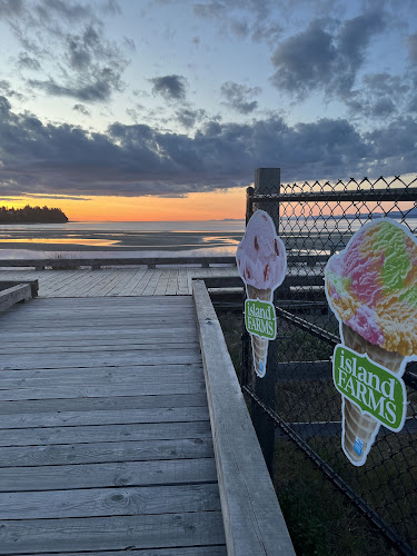 Coastal Cones Beachfront Ice Cream - Hospitality and gastronomy