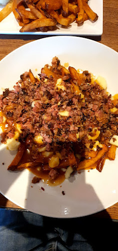 Moe's Bar & Grill - Hospitality and gastronomy