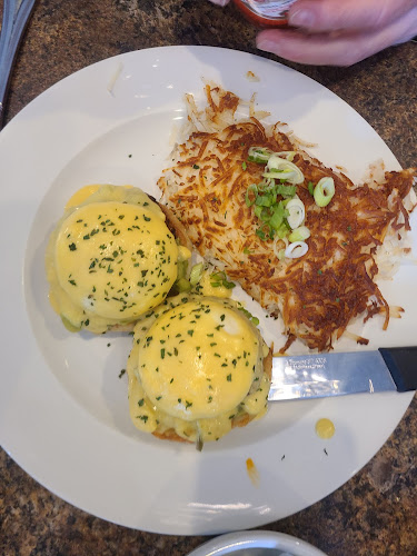 Smitty's Family Restaurant - Kelowna - Hospitality and gastronomy