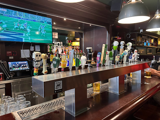 142 Cumberland St, Toronto, ON M5R 1A8