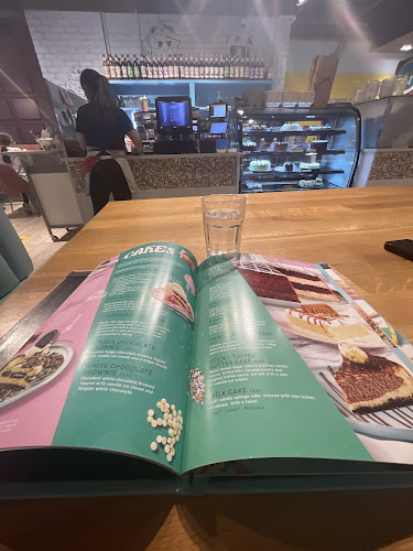 D Spot Dessert Cafe Calgary 17th Ave - Calgary