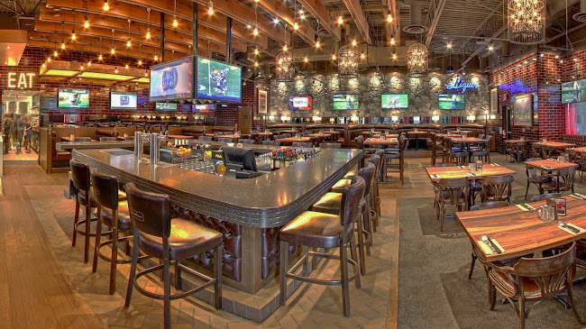 Browns Socialhouse Lethbridge West